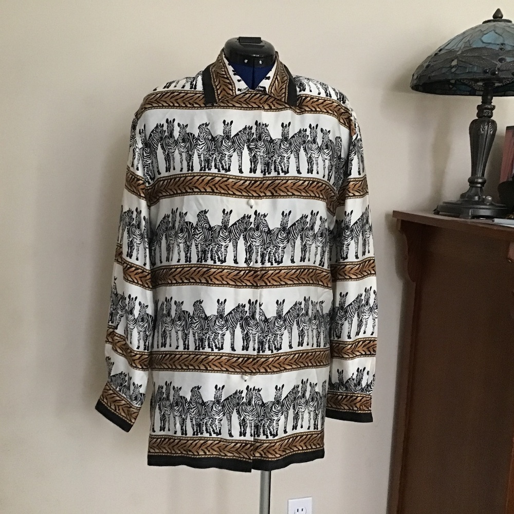 Size S Jessica Holbrook 100% silk blouse